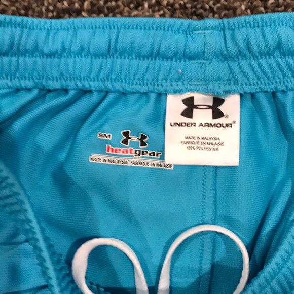 Under Armour women's shorts - Picture 2 of 2